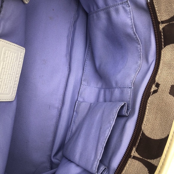 Coach # D1198-F14878 Daisy Signature Tote Bag - Picture 4 of 13